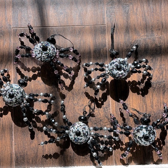🆕🕷️5 ANTHROPOLOGIE Beaded Spider Ornaments🕷️ - Picture 3 of 11
